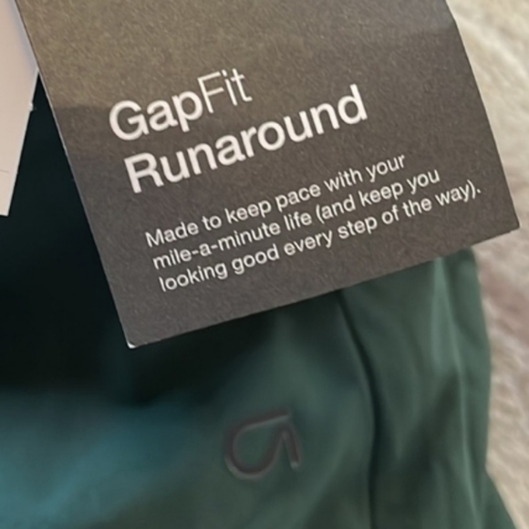 ⚡️SALE⚡️GapFit Reversible Runaround Joggers in 'Green Outdoors', Size Small - Picture 11 of 11